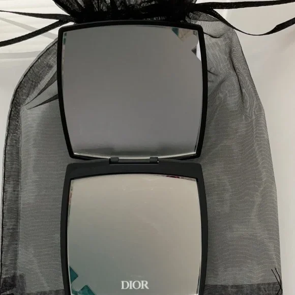 ⭐️NEW Dior Black Compact with Silver Logo - Picture 3 of 5